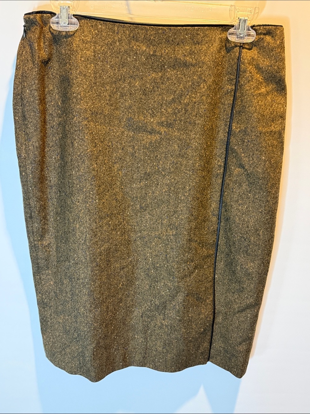 Brooks Brothers Classic Tweed Pencil Skirt in Olive Brown Size: 8